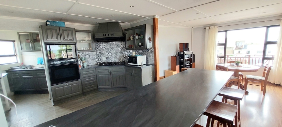5 Bedroom Property for Sale in Sunrise On Sea Eastern Cape